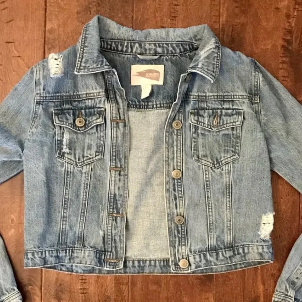 FOREVER 21 • Contemporary Blue Denim Jean Jacket Button Factory Distressed Small - Picture 1 of 9